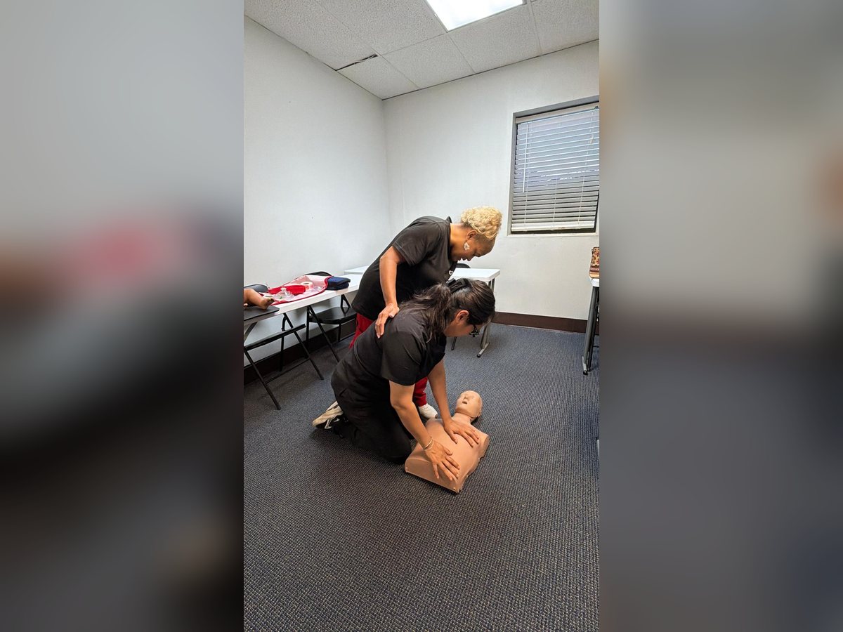 Entrenamiento guiado de RCP en ISCERI